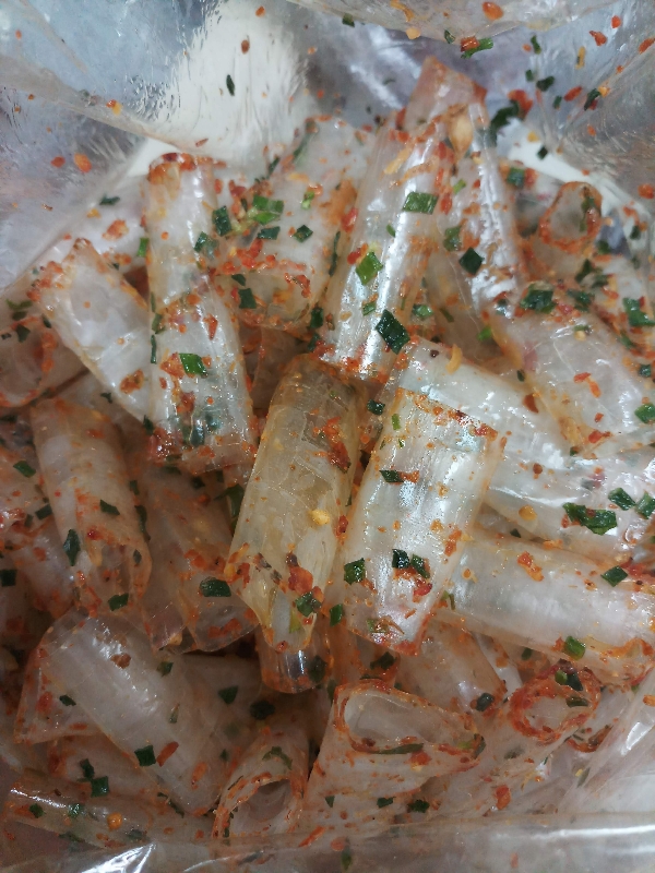 Bánh tráng được tẩm ướp gia vị